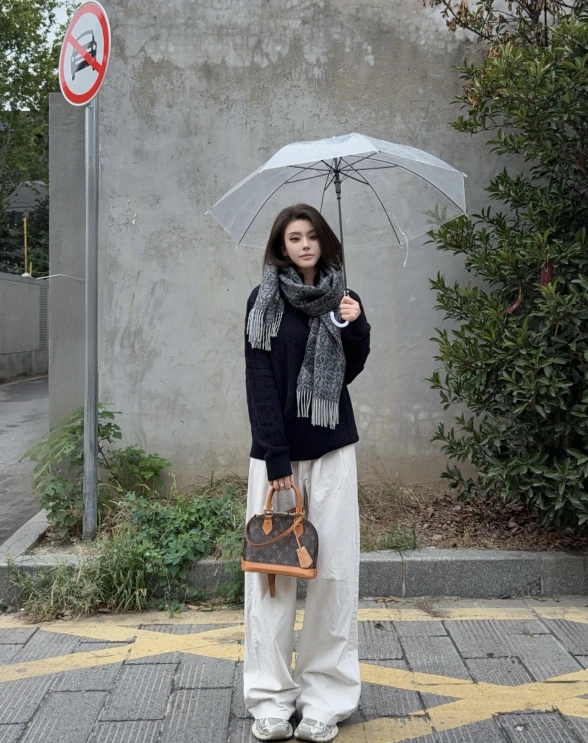 Item ID 8528 L0EWE- corner Anagram Tufted embroidered relief “90% wool blend ” men'