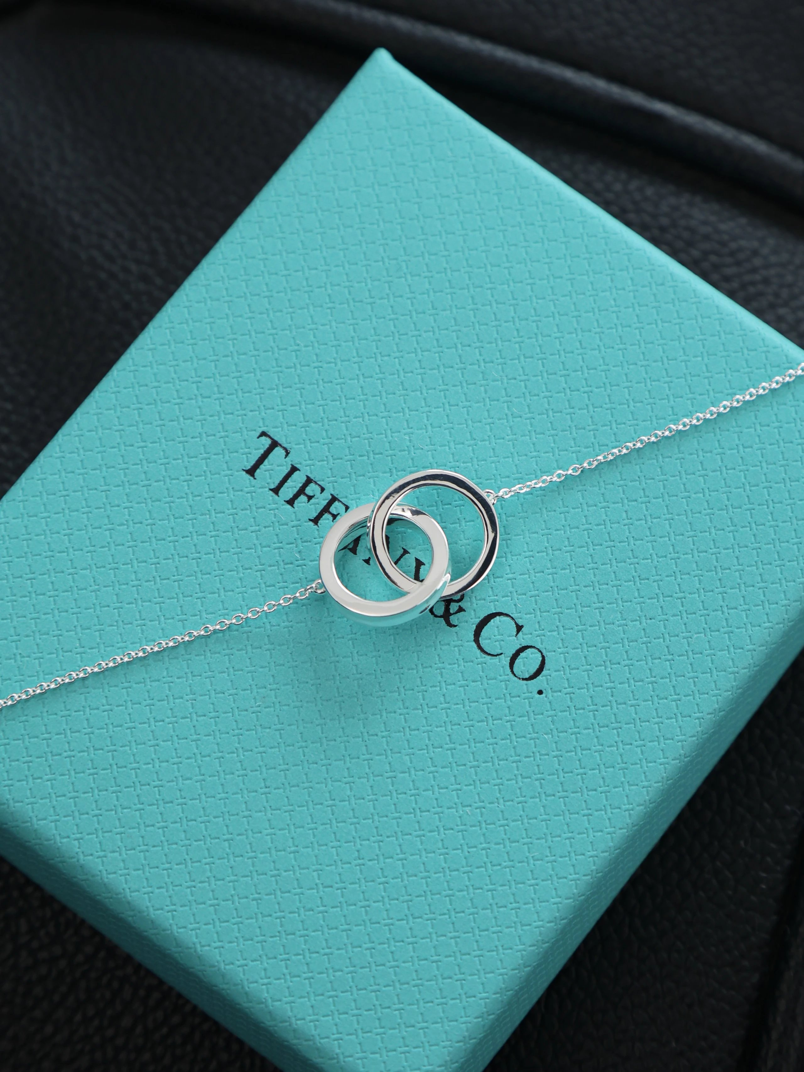 Item ID 8383 T1ffany- Tiffany -1837 Classic double hoop necklace - Ring Lariat Ster
