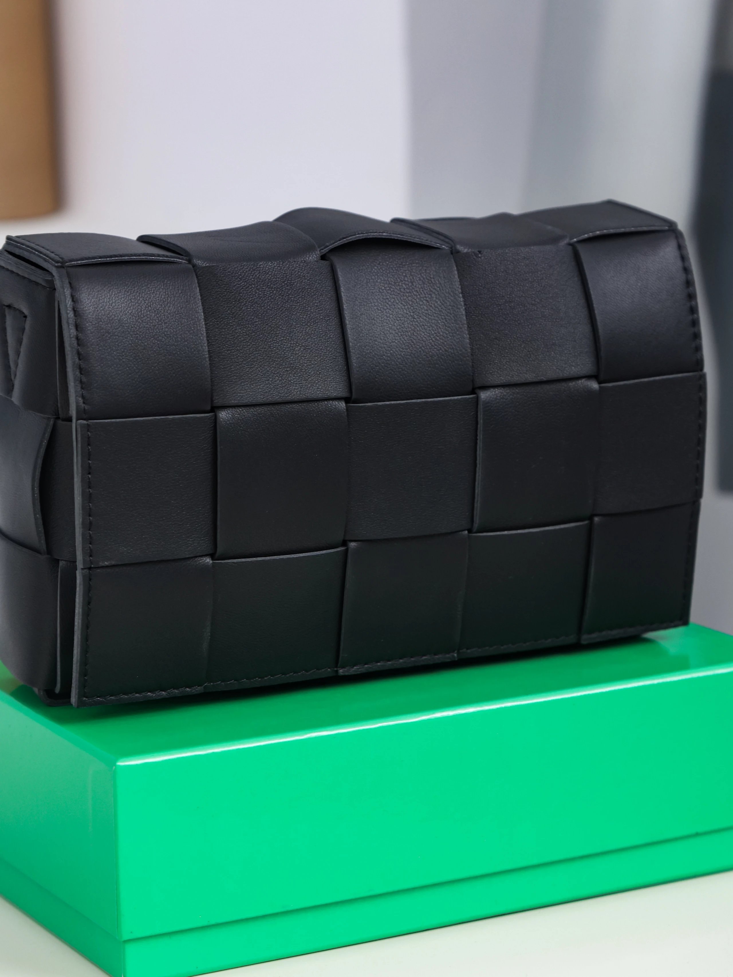 Item ID 8449 B0ttega Veneta - Bottega Veneta - CASSETTE - Crossbody Bag -15 Grid Wo