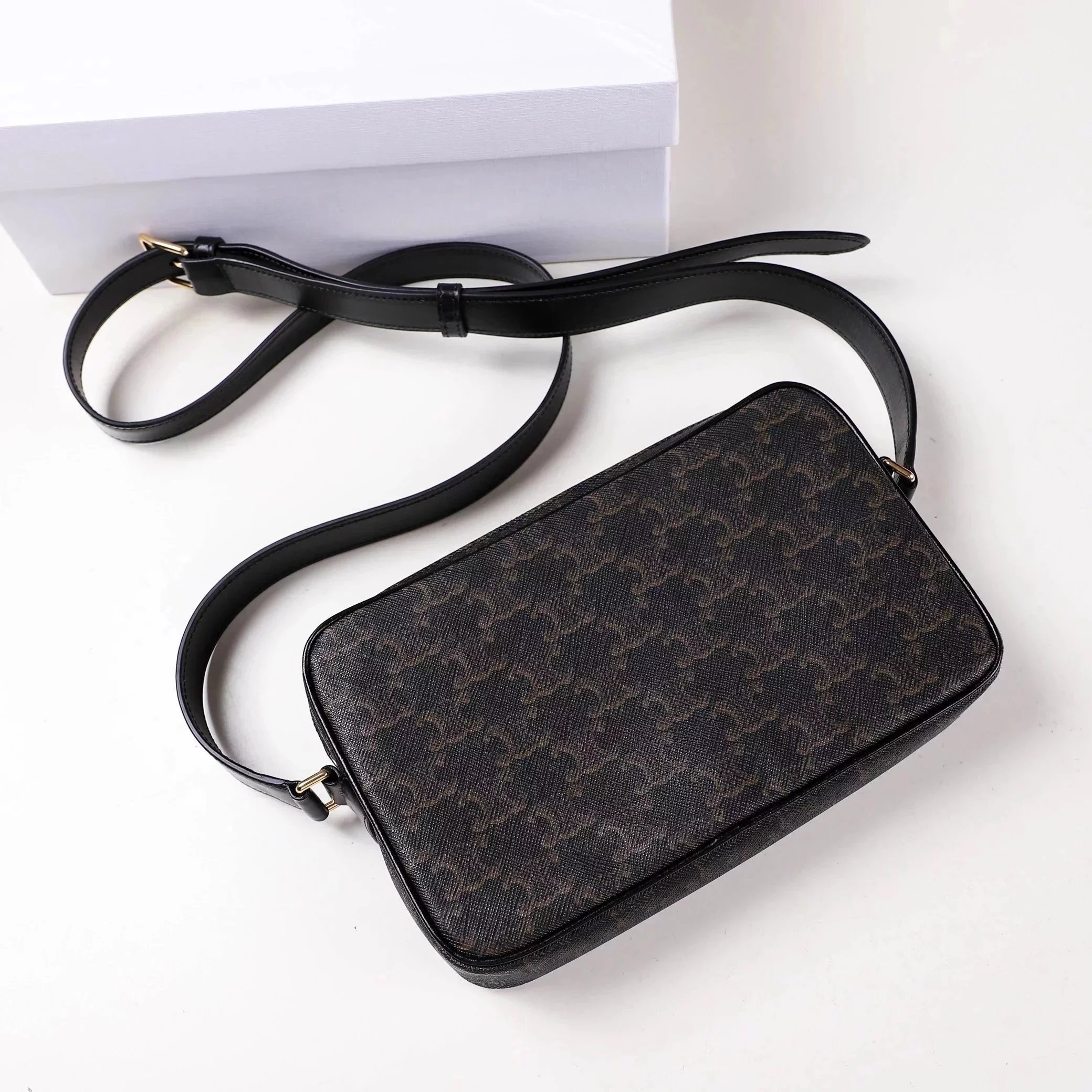 Item ID 8453 Celine- Arc de Triomphe - Classic presbyopic leather - messenger bag -