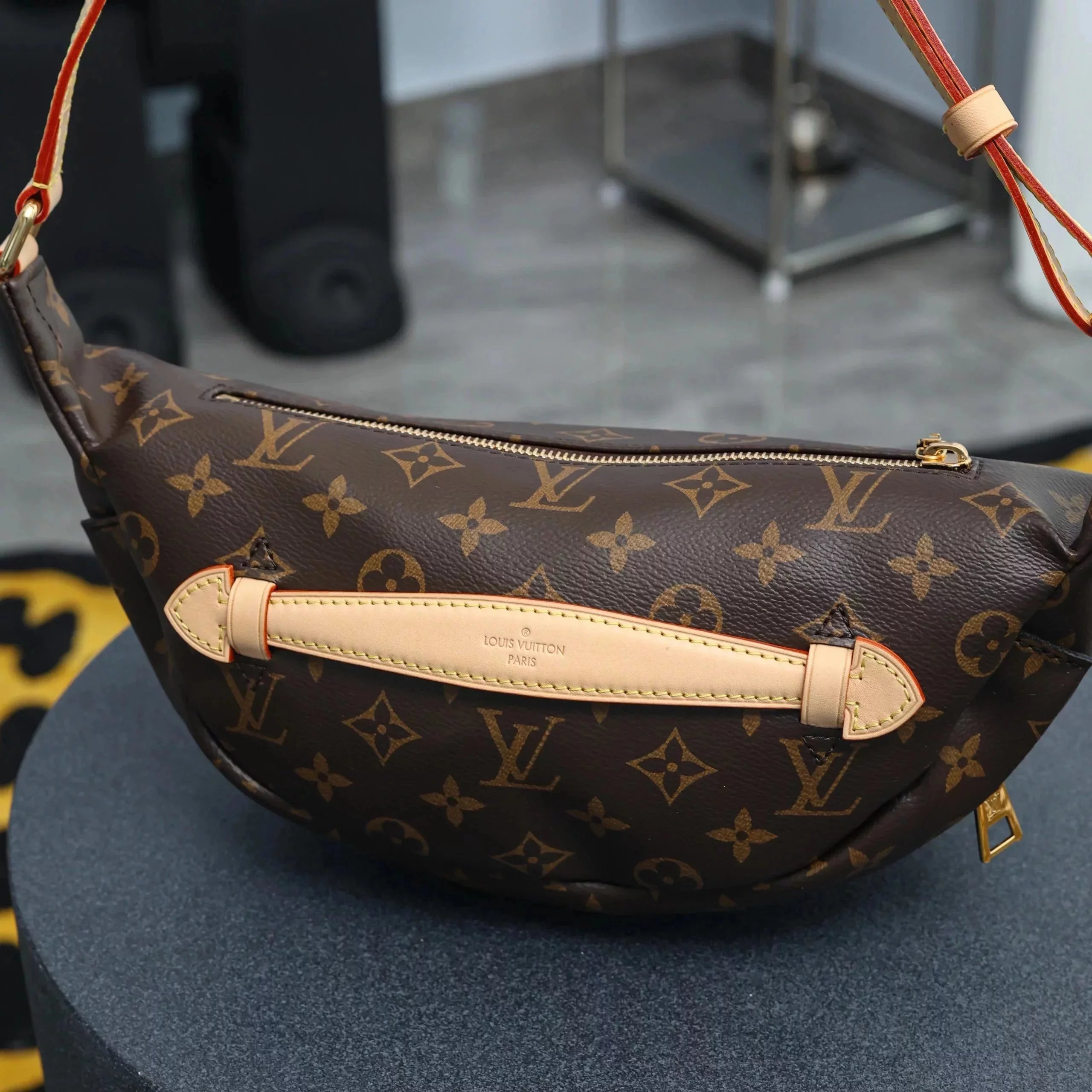 Item ID 8441 Advanced customization -bumbag- Classic presbyopia - shoulder chest ba