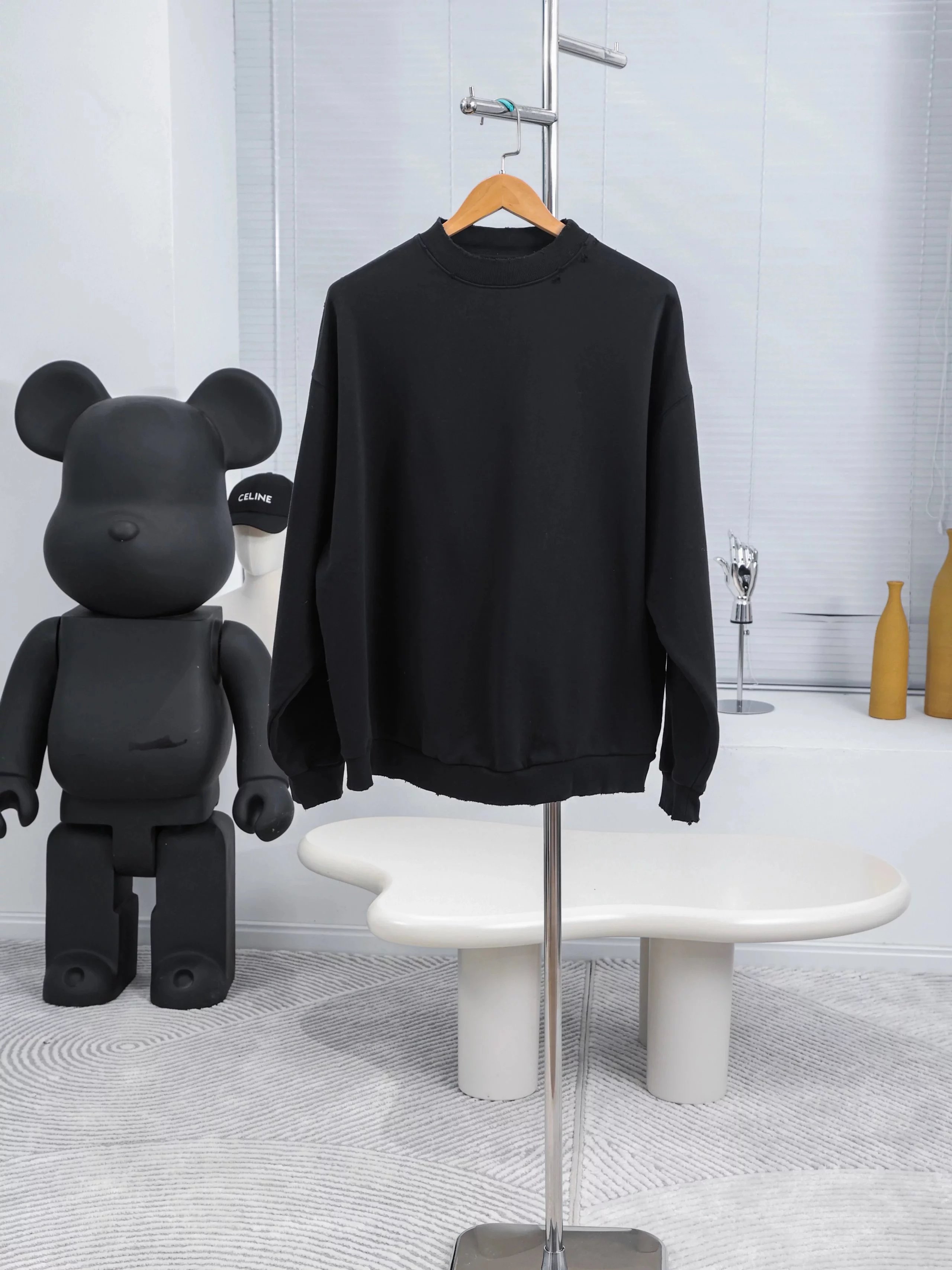 Item ID 8073 Balenci@ga- Paris -2023ss- Back neck lettering logo- crew neck sweatsh