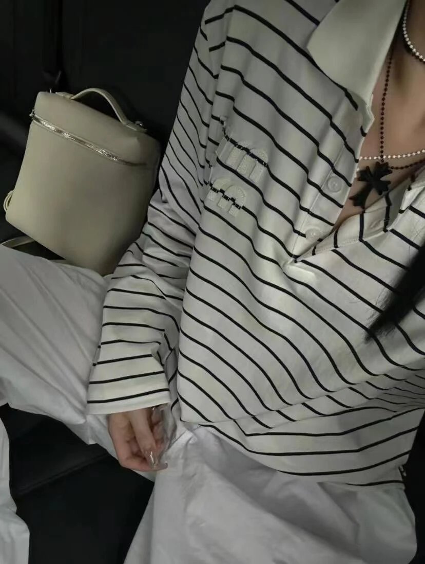 Item ID 8186 M1uM1u- Miu Miu -2024ss- black and white stripes polo shirt - Chest le