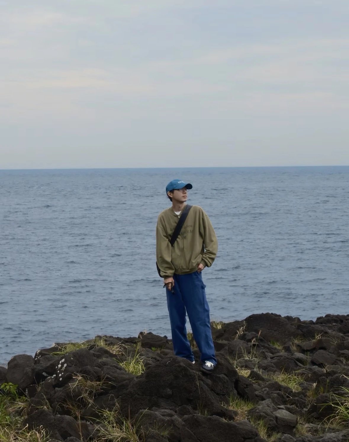 Item ID 8355 Miu Miu SS25 Spring Festival Series Solid Color Loose Embroidered Logo