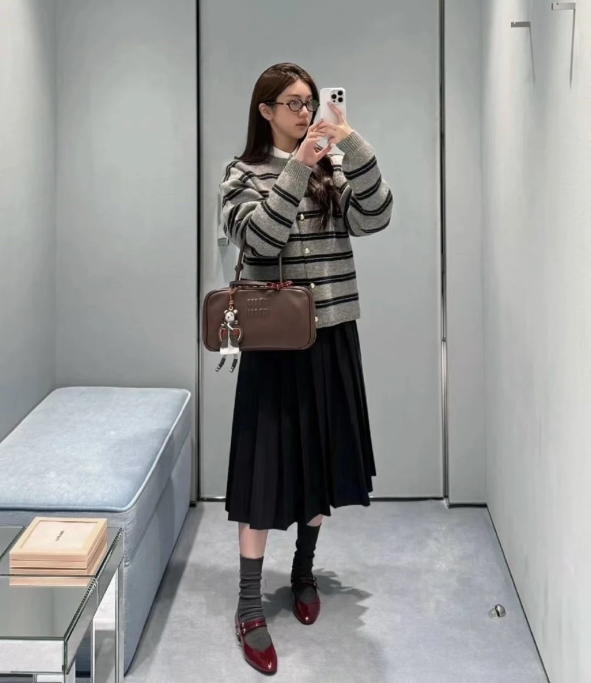 Item ID 8004 M1UM1U Miu Miu double-layer knitted logo patch cardigan with _precise