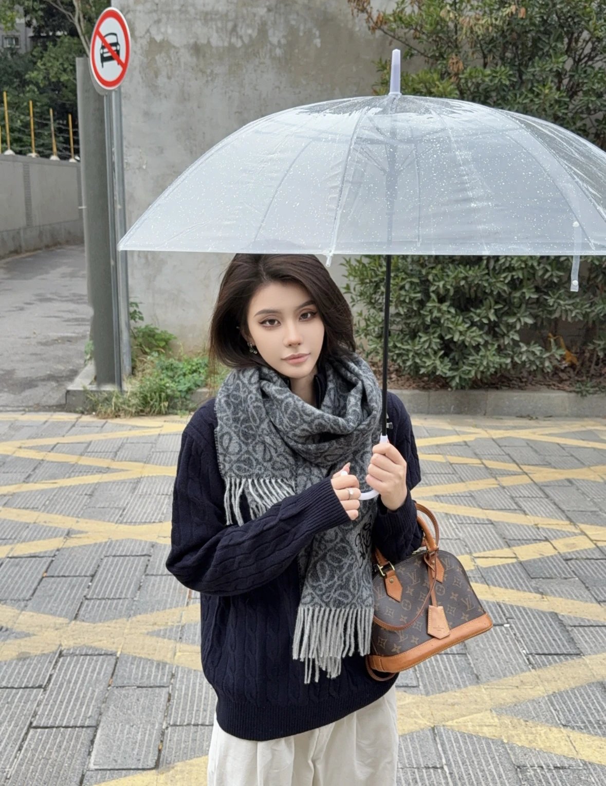 Item ID 8528 L0EWE- corner Anagram Tufted embroidered relief “90% wool blend ” men'