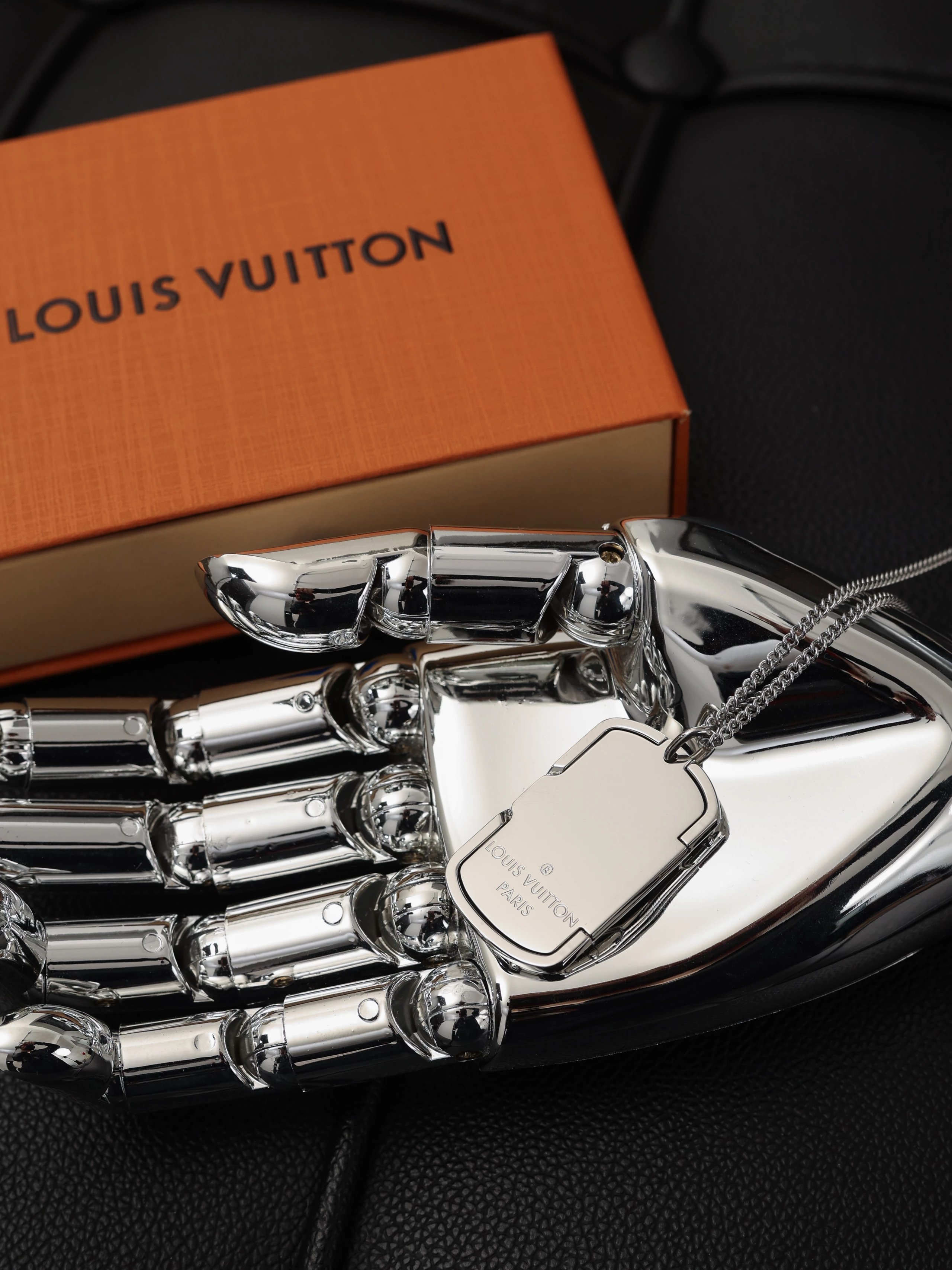 Item ID 8369 Advanced customization - Opening nameplate sweater chain - Classic - M