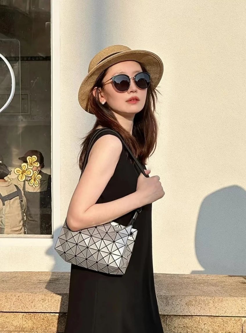 Item ID 8499 Miyake Life -3 months limited edition - LOOP - fully handmade stickers