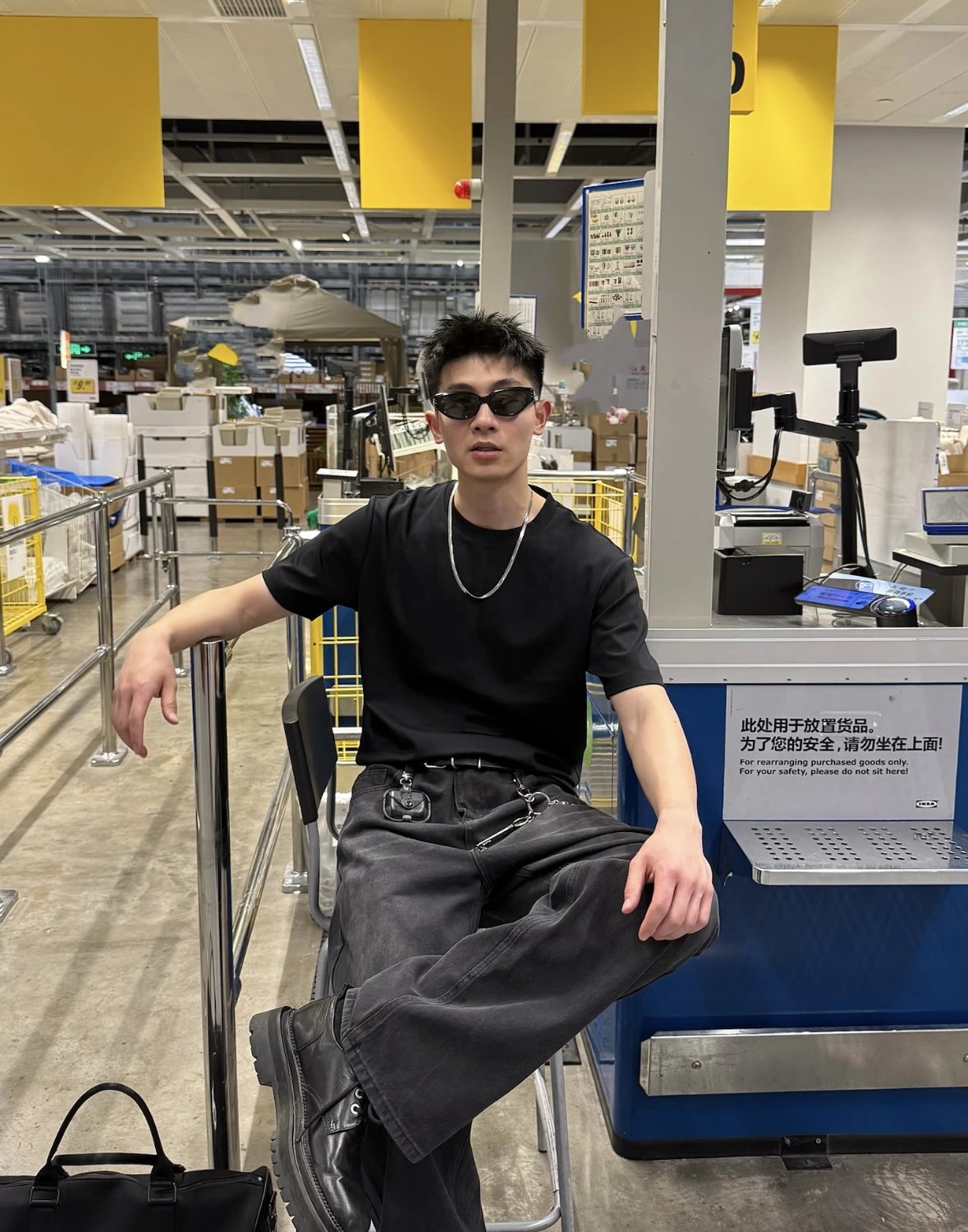 Item ID 8446 Aloyoga large capacity classic chloroprene rubber handbag luggage bag