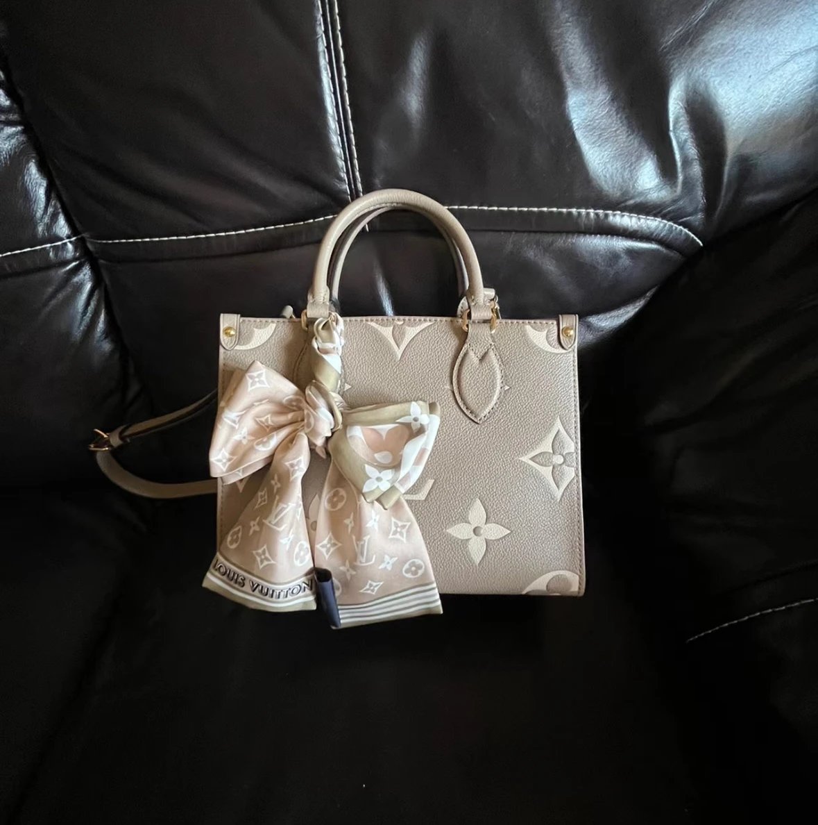 Item ID 8501 ONTHEGO-PM - Classic Old Flower Full Print - Cow Leather - Jungle Bag