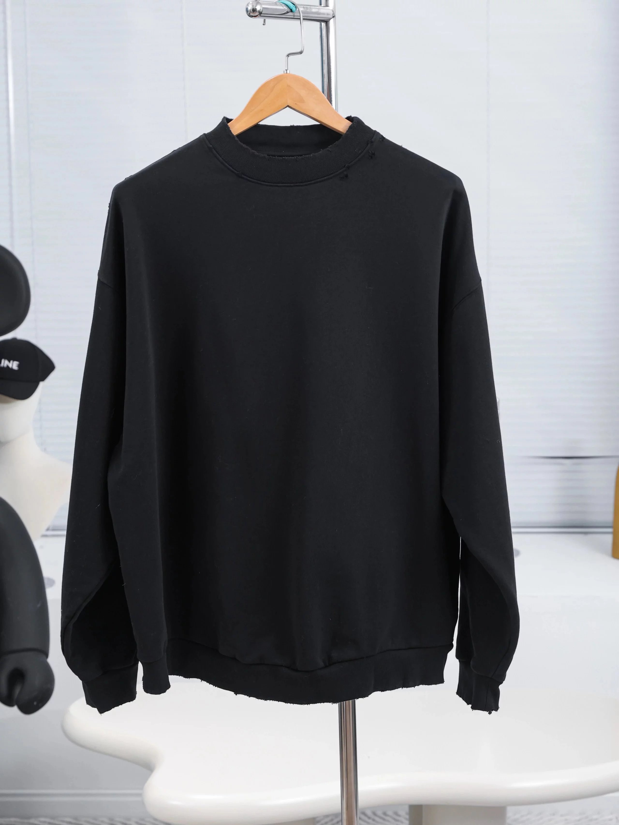 Item ID 8073 Balenci@ga- Paris -2023ss- Back neck lettering logo- crew neck sweatsh