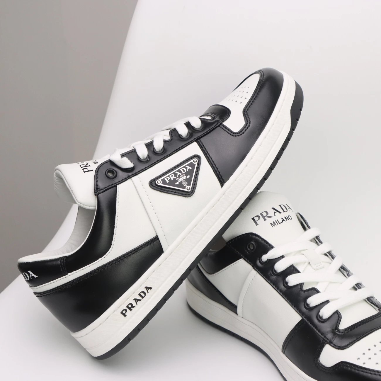 Pthtrthtathtdthta Leather Sneakers