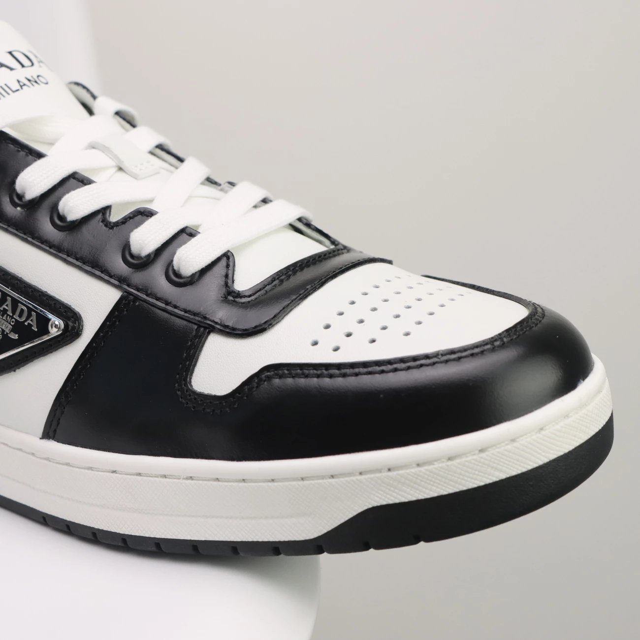 Pthtrthtathtdthta Leather Sneakers