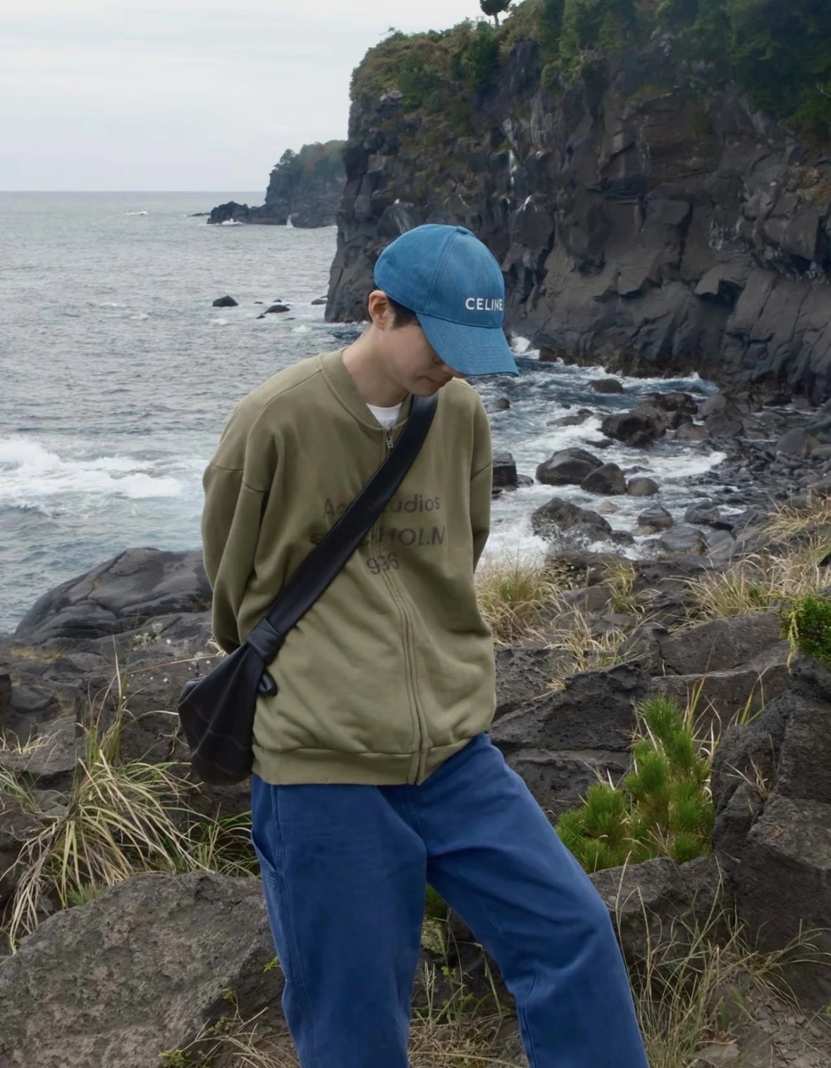 Item ID 8355 Miu Miu SS25 Spring Festival Series Solid Color Loose Embroidered Logo