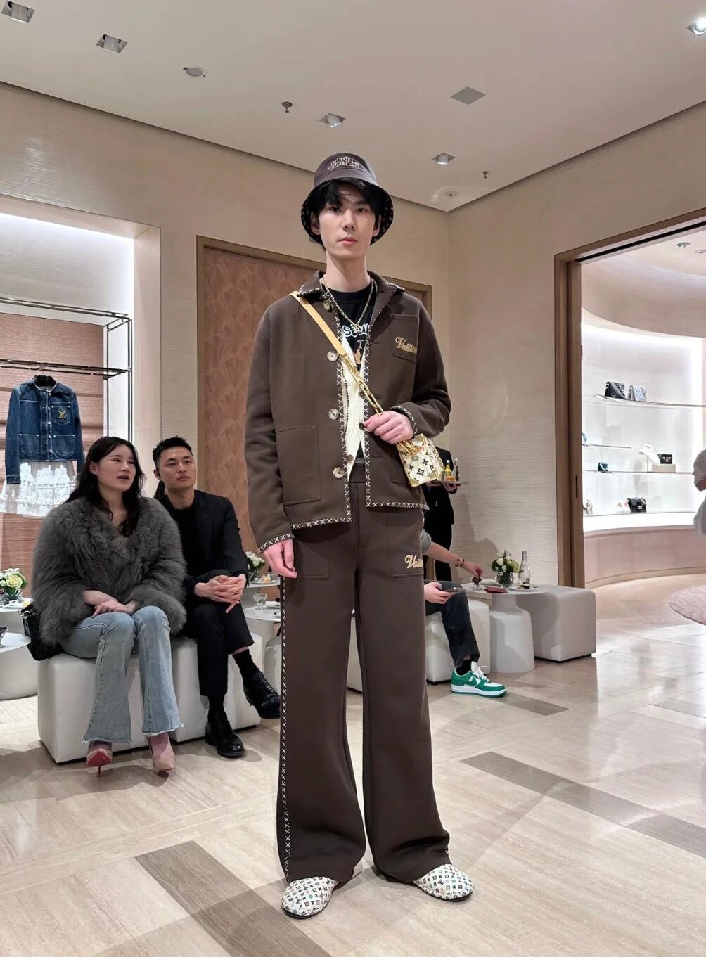 Item ID 8341 Advanced customization -Tyler Joint series - Show casual pants - side