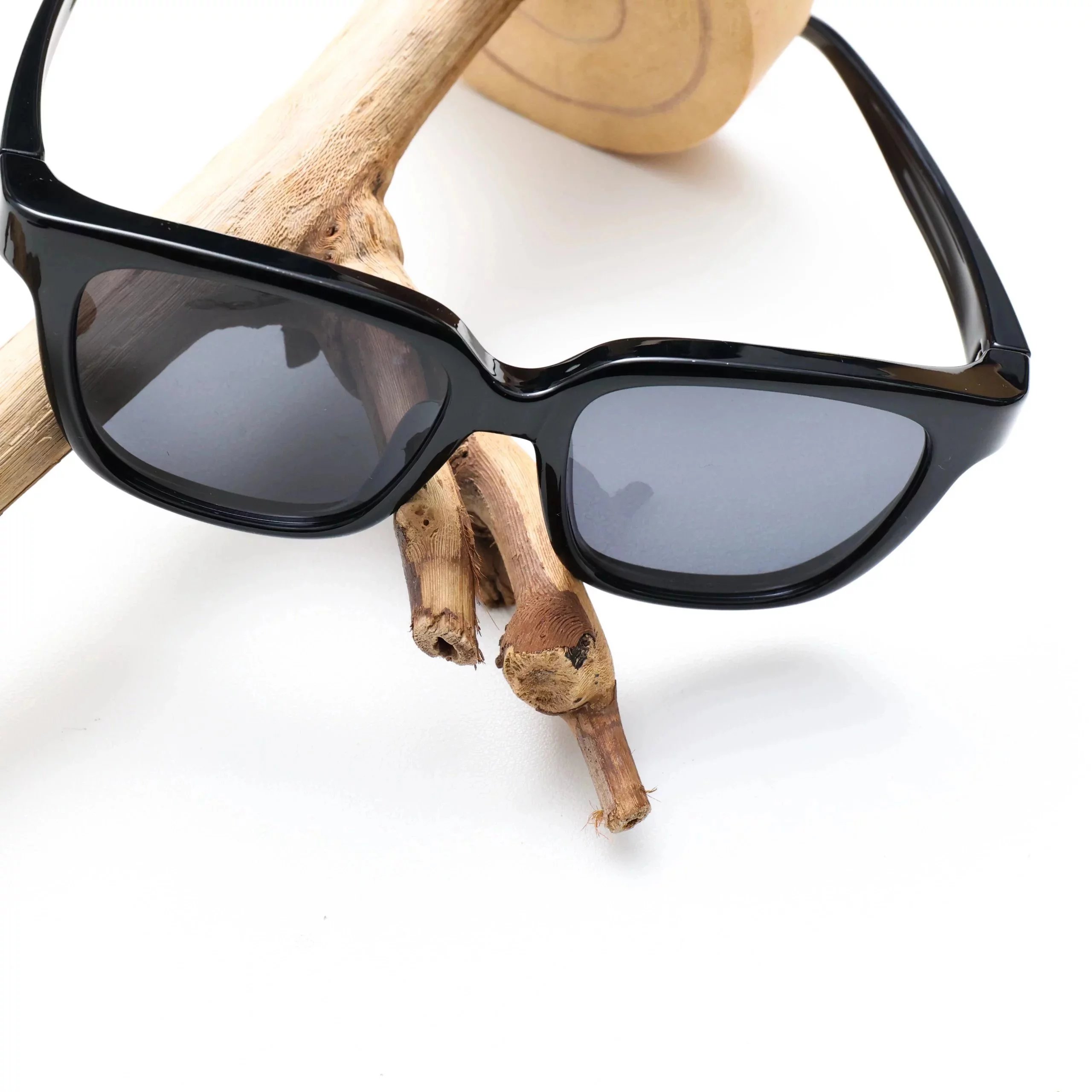 Item ID 8404 BLCG sunglasses -2023 New style - Lightweight futuristic sunglasses -