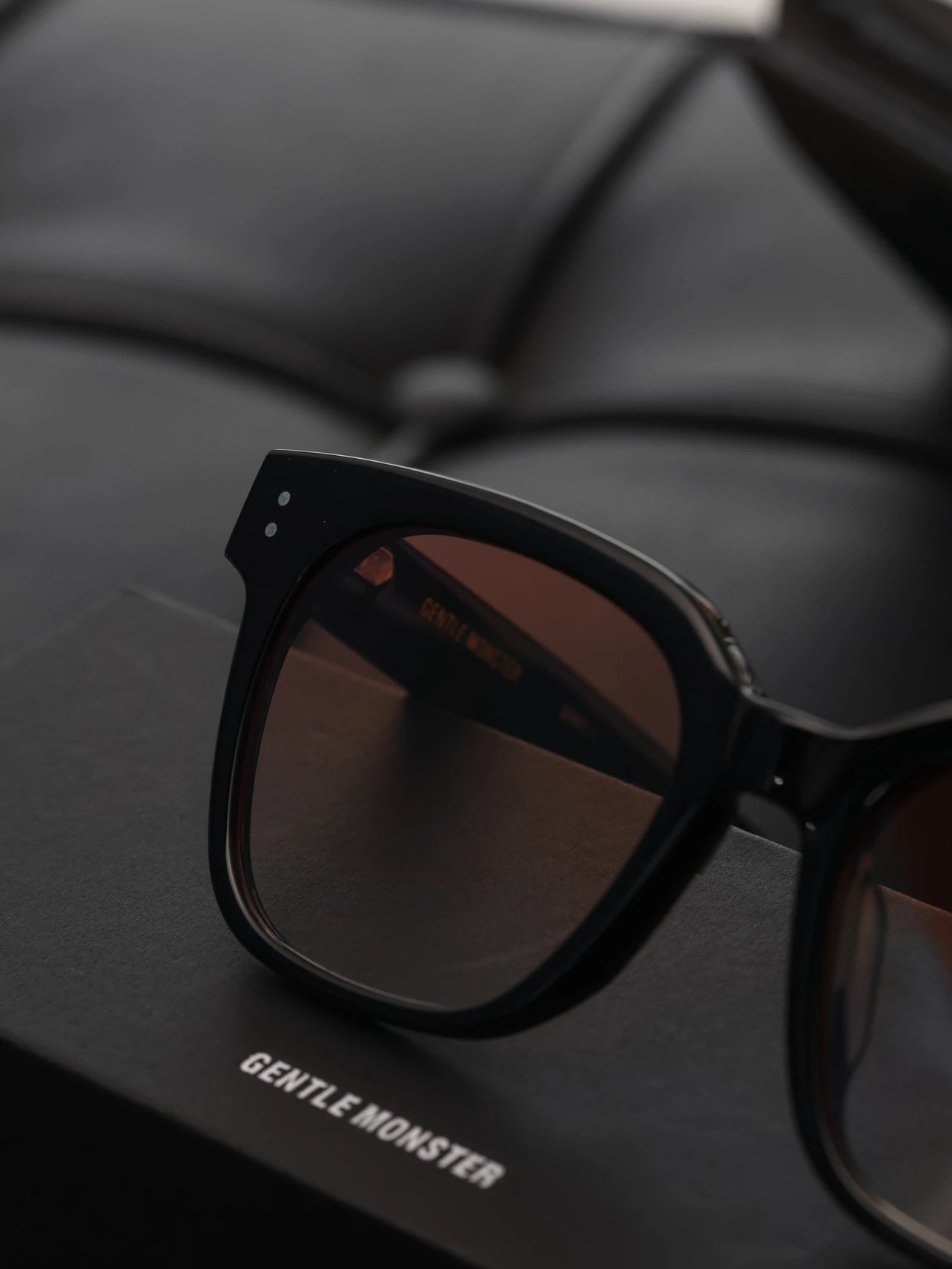 Item ID 8408 Gent1e-M0nster-GM-2024ss-UNAC_N- gradient sunglasses - sunset color -