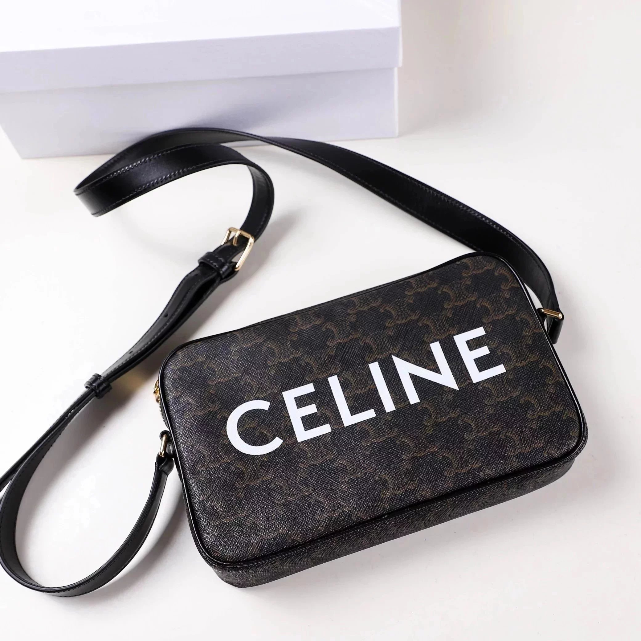 Item ID 8453 Celine- Arc de Triomphe - Classic presbyopic leather - messenger bag -