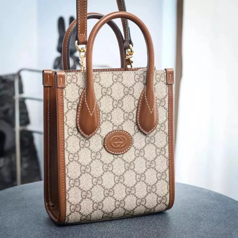 Item ID 8480 GUCCI Gucci GG-Retro Series decorated with interlocking pairs G mini t