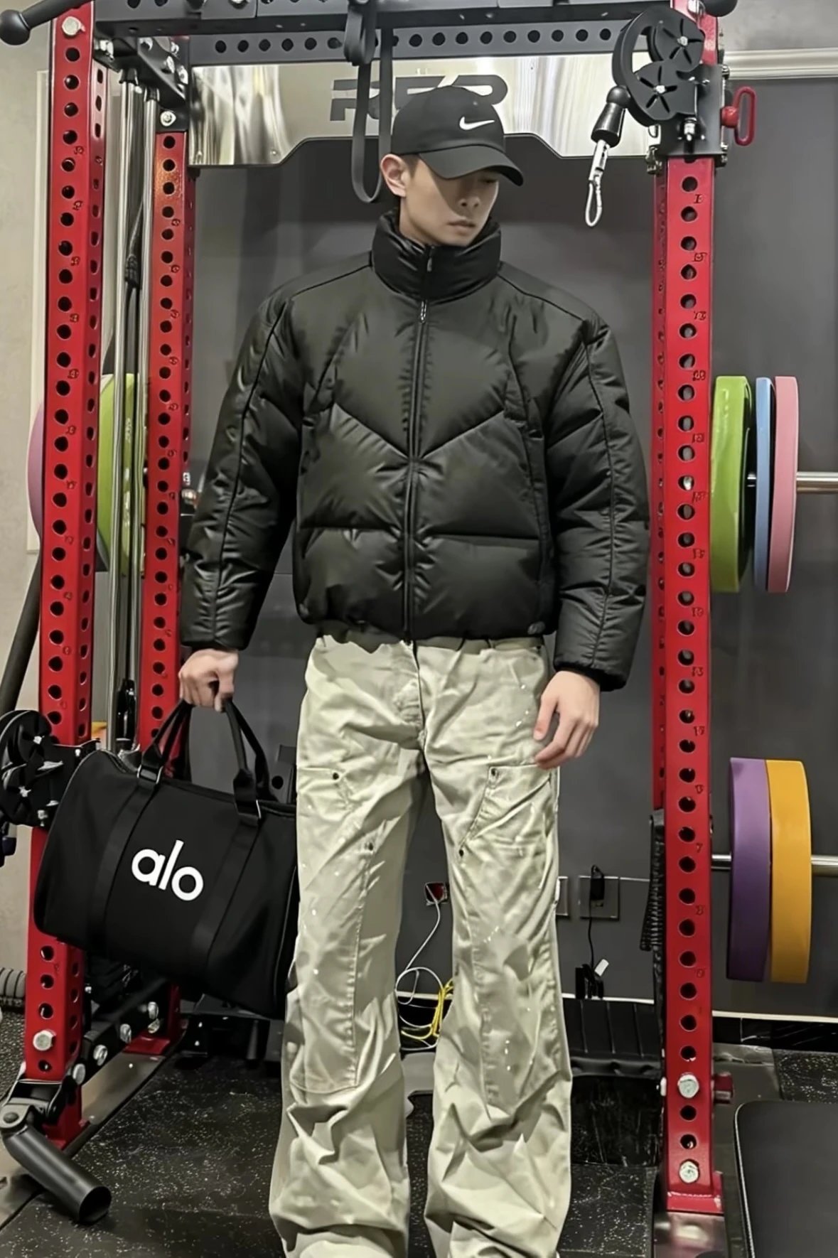 Item ID 8446 Aloyoga large capacity classic chloroprene rubber handbag luggage bag