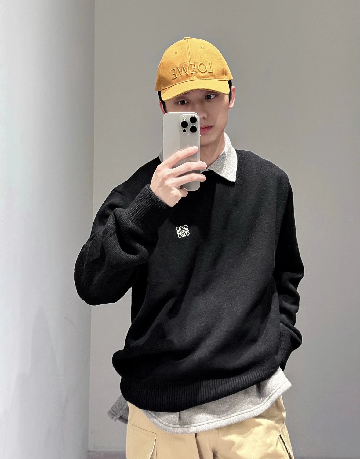 Item ID 8083 L0EWE Luo Yiwei “100% Superfine merino wool ”FW23Logo Embroidered roun