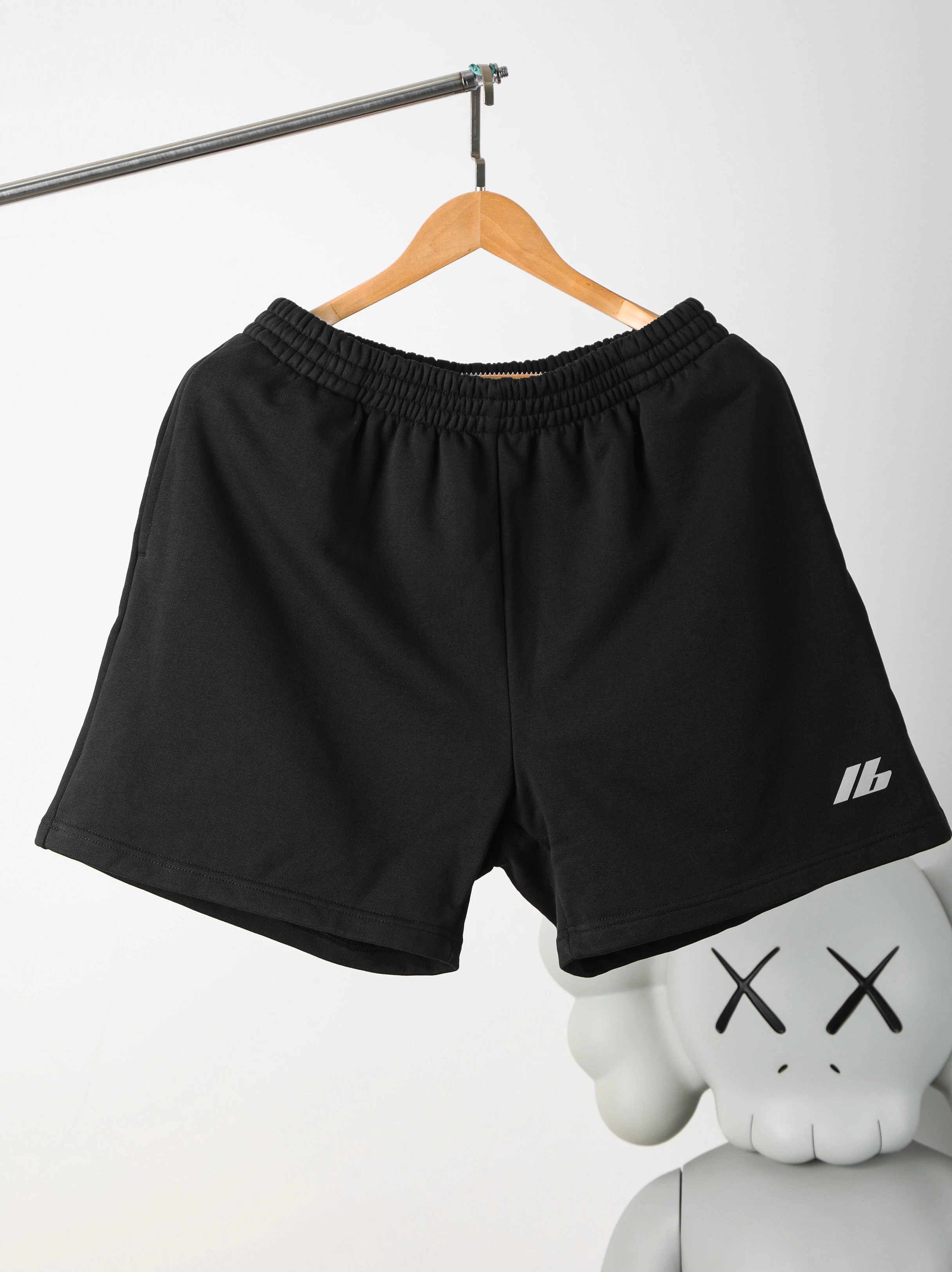Item ID 8228 Balenci@ga- Paris 2024 ss-3M Reflective Logo Shorts - LB Reflective Lo