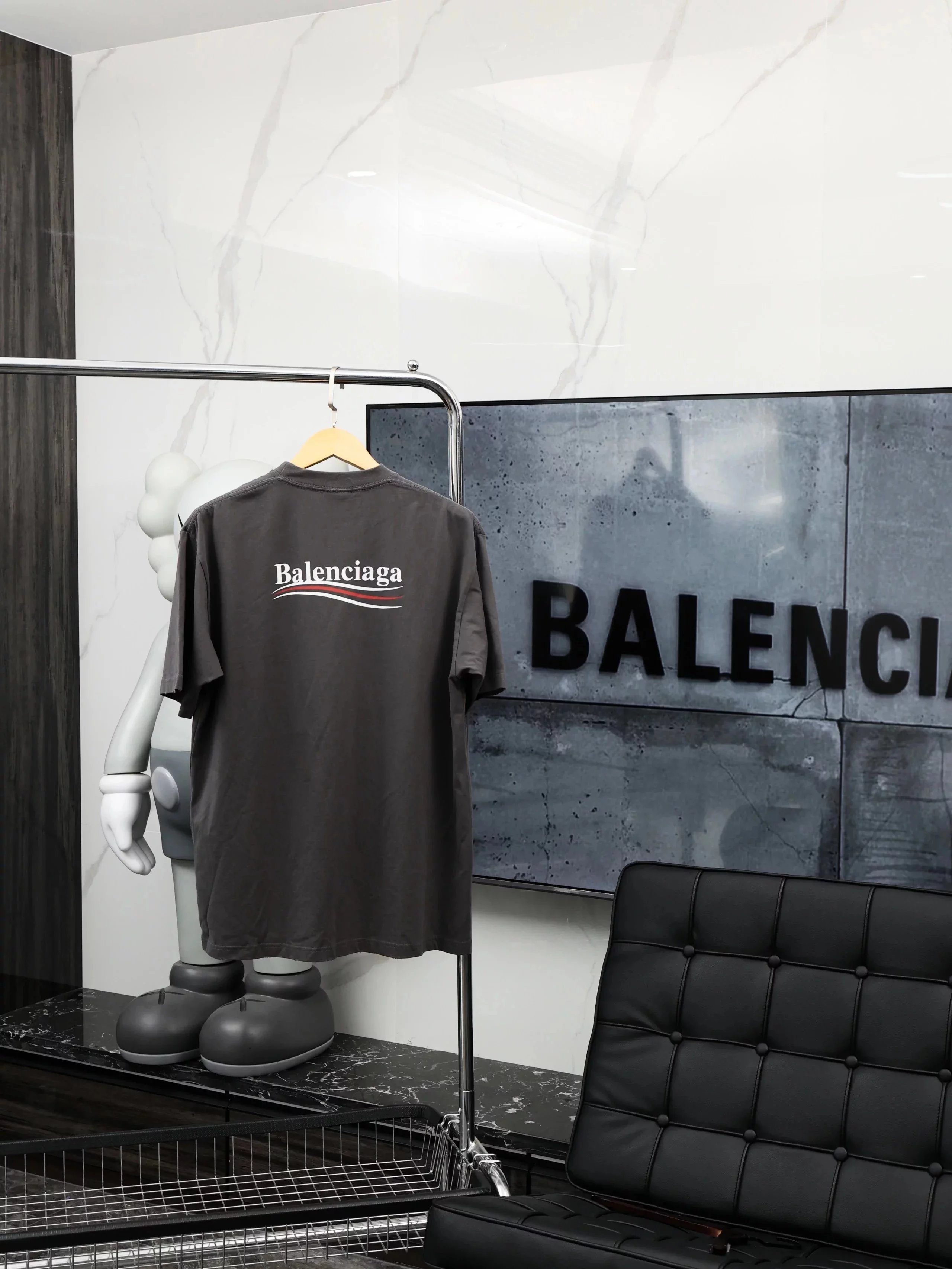 Item ID 8291 Balenciag-2022fw - Wave Cola Short Sleeve - Dark Brown - Damaged Proce