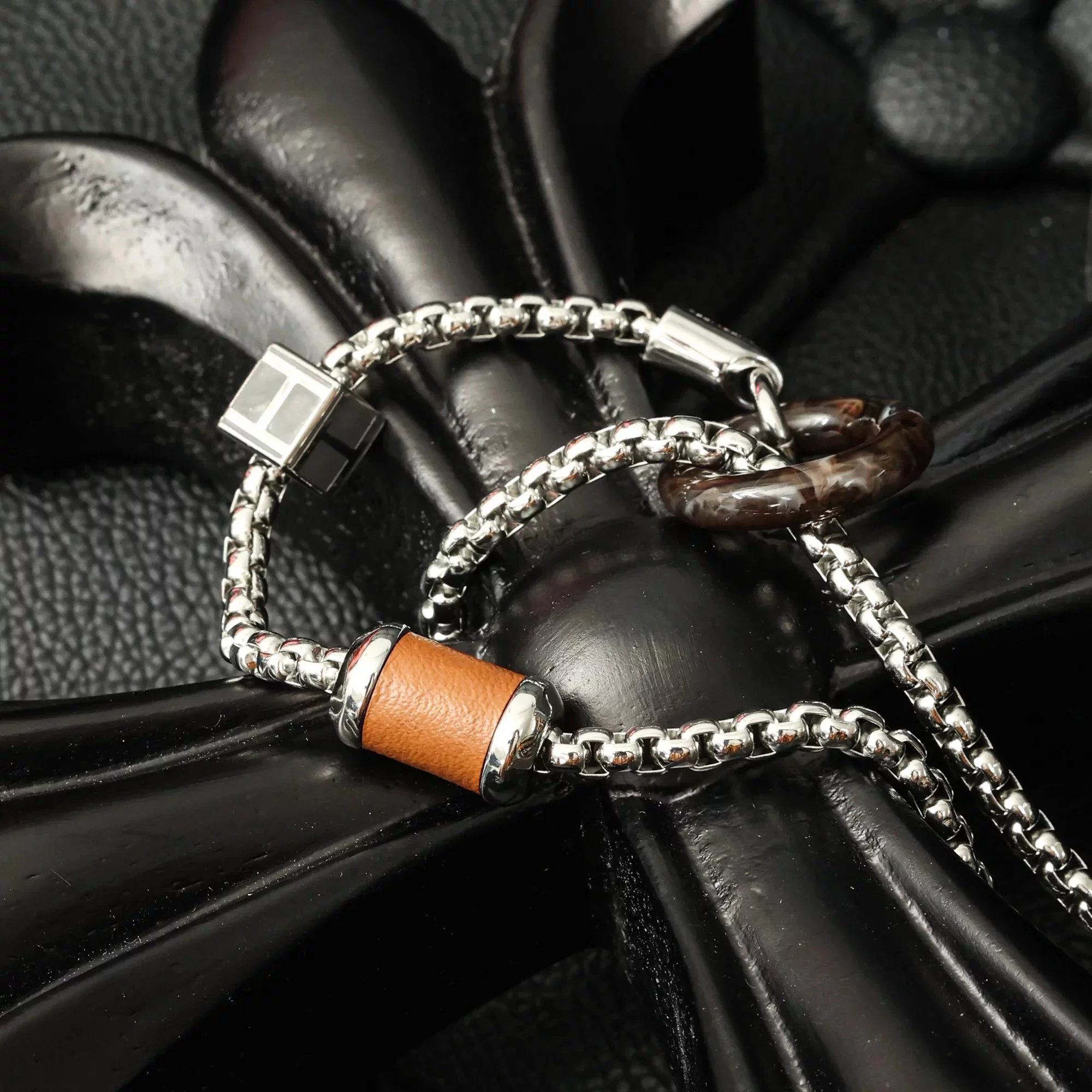 Item ID 8379 Essential for autumn and winter - The first sweater chain - Natural ho