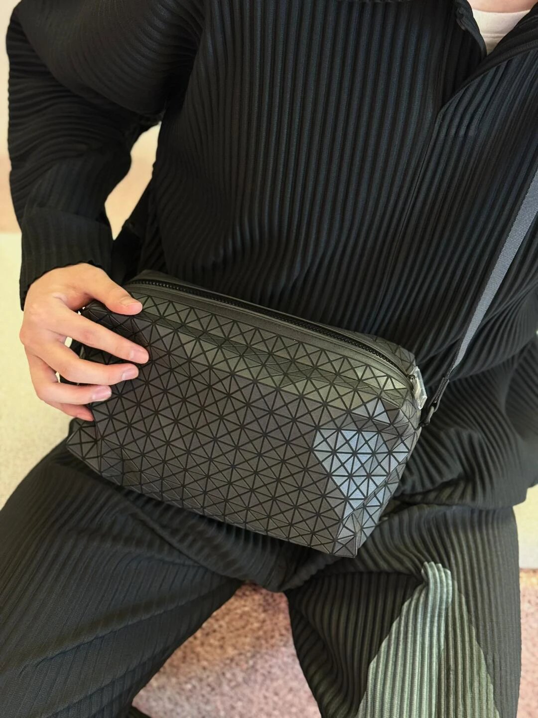 Item ID 8490 Issey-M1yaki- Issey Miyake -Kuro-saddle-PVC diamond camera bag - Matte