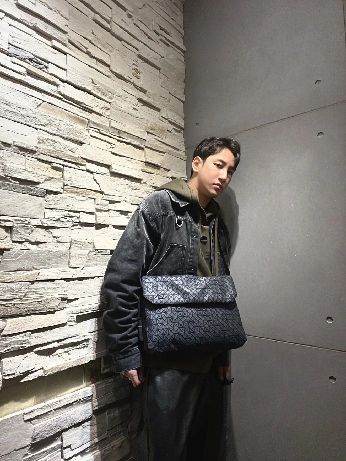 Item ID 8489 Issey Miyaki - Miyake Lifetime -2021 FW Kuro - Miyake Lingge Bag - Tor