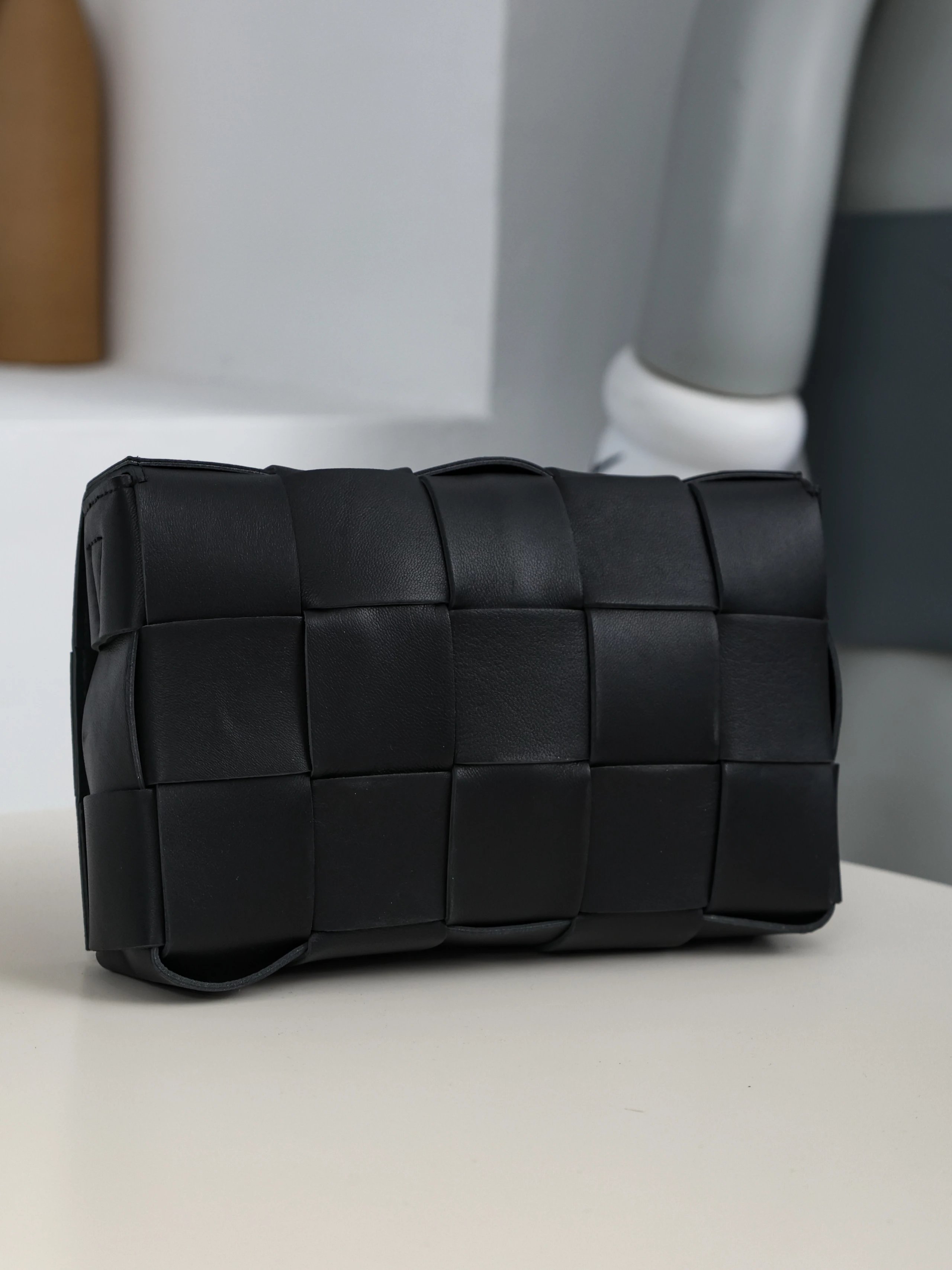 Item ID 8449 B0ttega Veneta - Bottega Veneta - CASSETTE - Crossbody Bag -15 Grid Wo