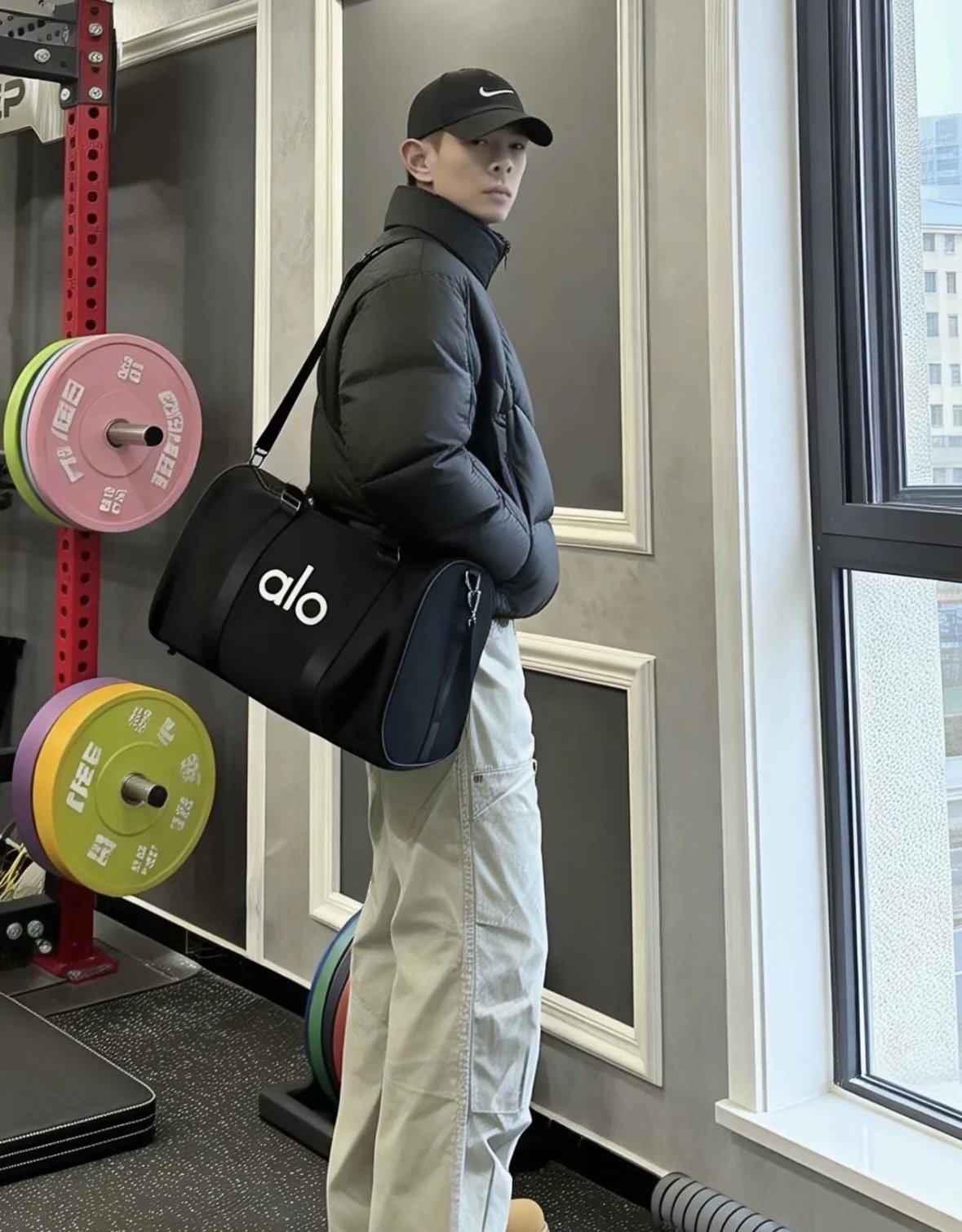 Item ID 8446 Aloyoga large capacity classic chloroprene rubber handbag luggage bag