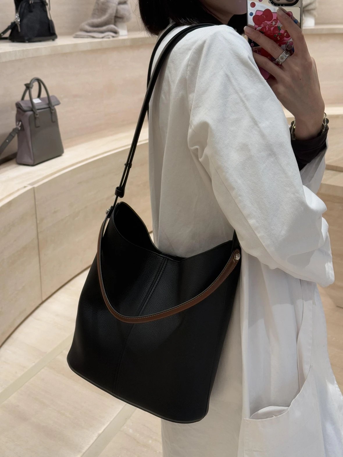 Item ID 8498 Maison-Mag1ela Magira Press age contrasting shoulder straps black brow