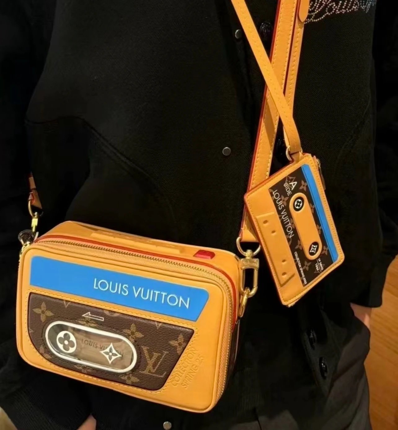 Item ID 8510 tape recorder crossbody bag “ Imported cowhide ” Gold piece hardware -