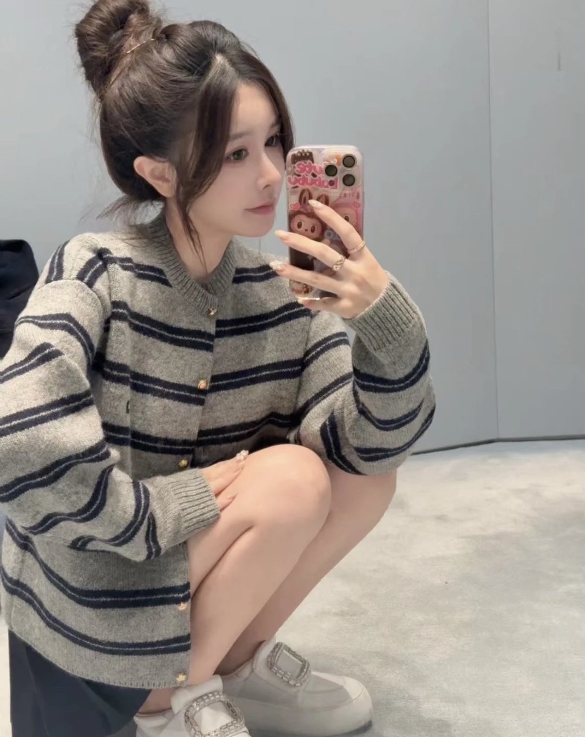 Item ID 8004 M1UM1U Miu Miu double-layer knitted logo patch cardigan with _precise