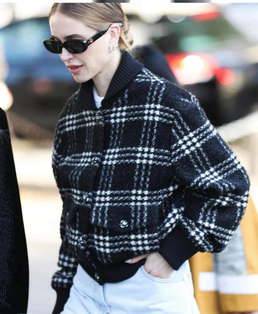 Item ID 8026 CHANE1- Chanel 22k Tweed Black and White Checkered Floral Coat - Black