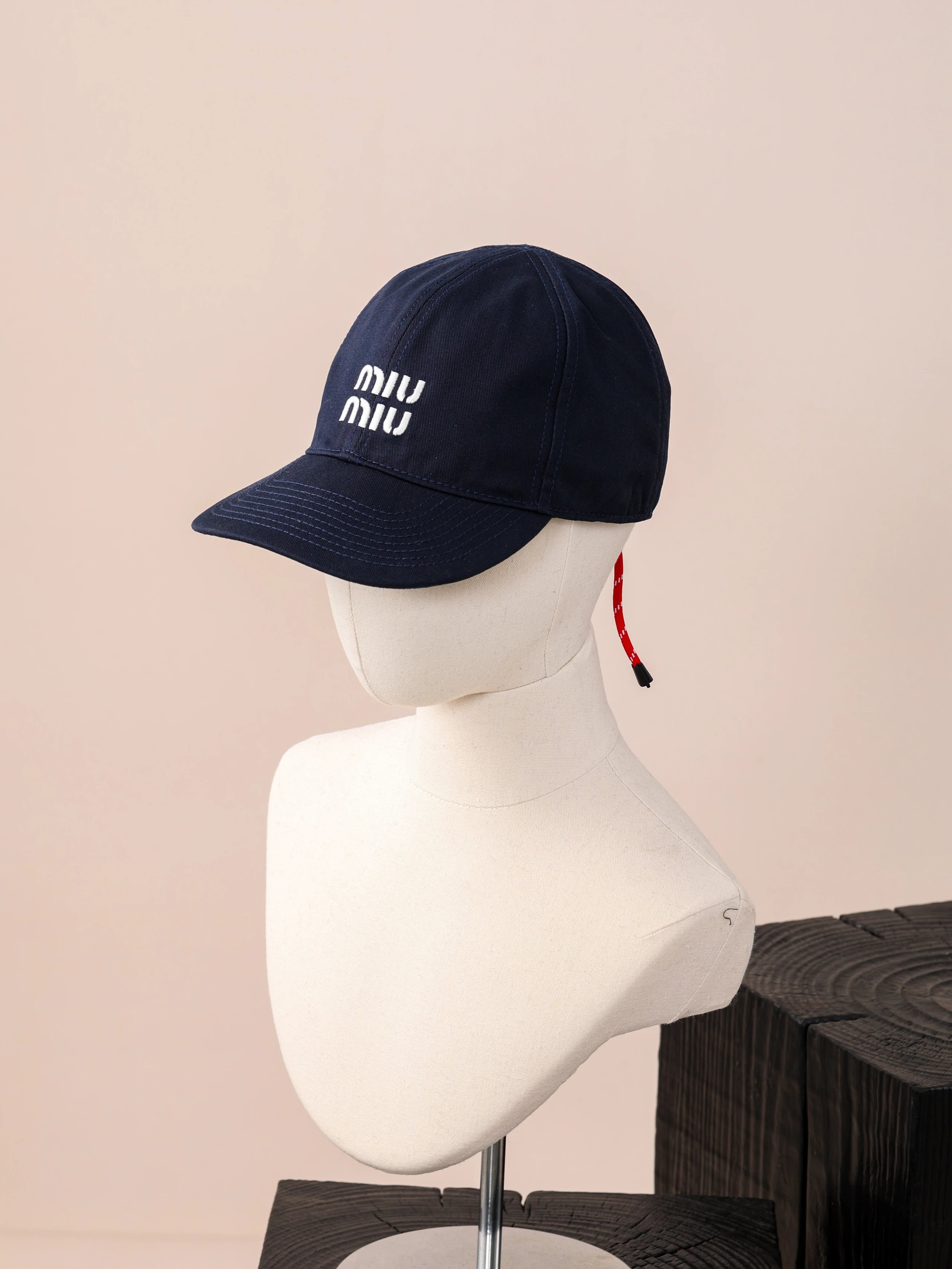 Item ID 8417 MiuMiu- Miu Miu -2024FW- Drawstring contrasting baseball cap - embroid