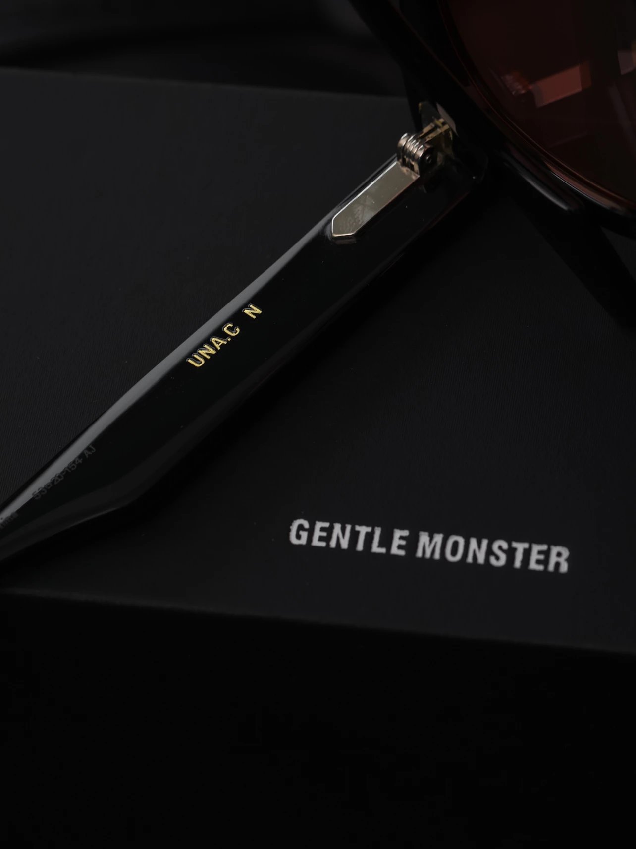 Item ID 8408 Gent1e-M0nster-GM-2024ss-UNAC_N- gradient sunglasses - sunset color -