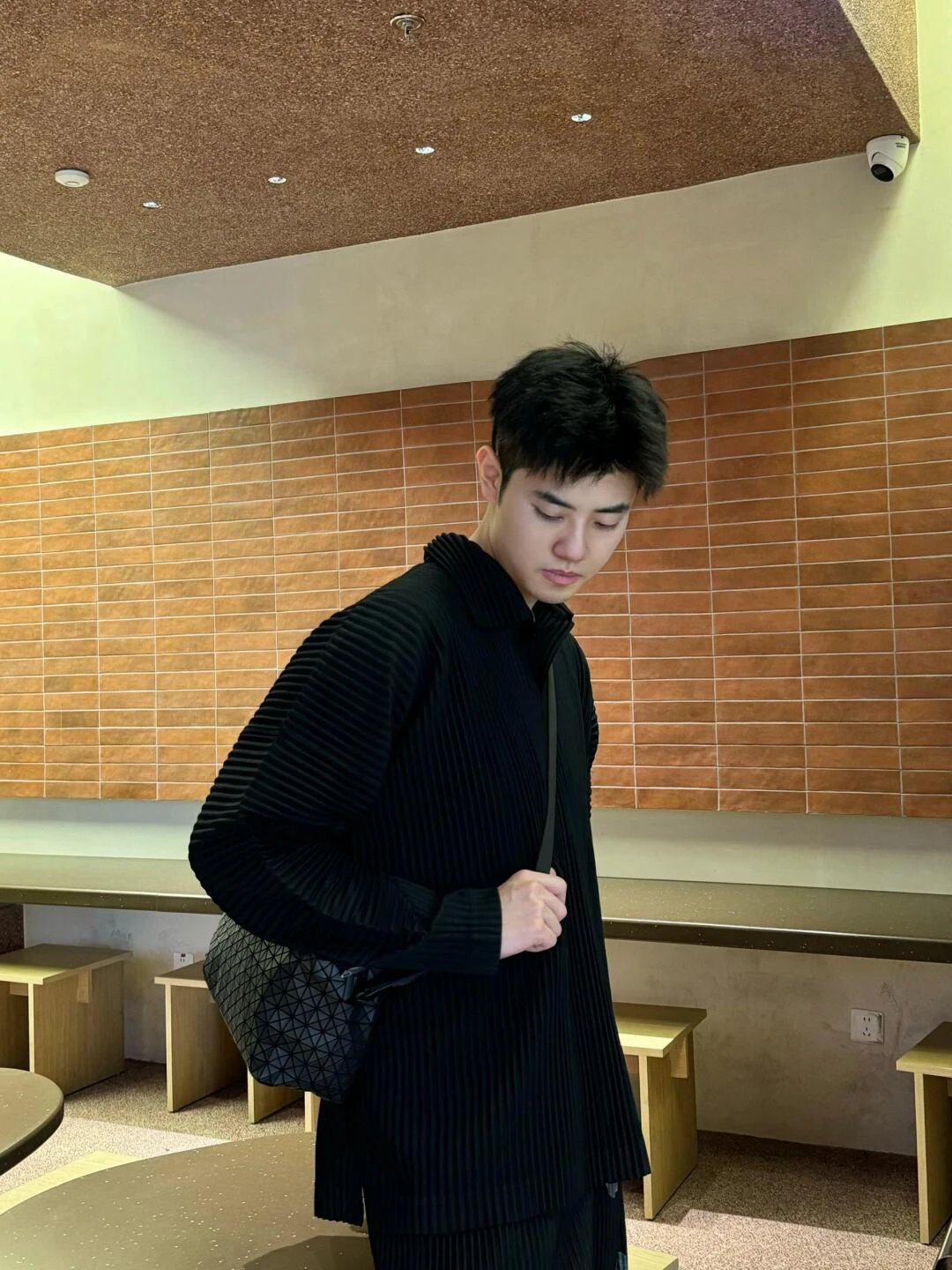 Item ID 8490 Issey-M1yaki- Issey Miyake -Kuro-saddle-PVC diamond camera bag - Matte