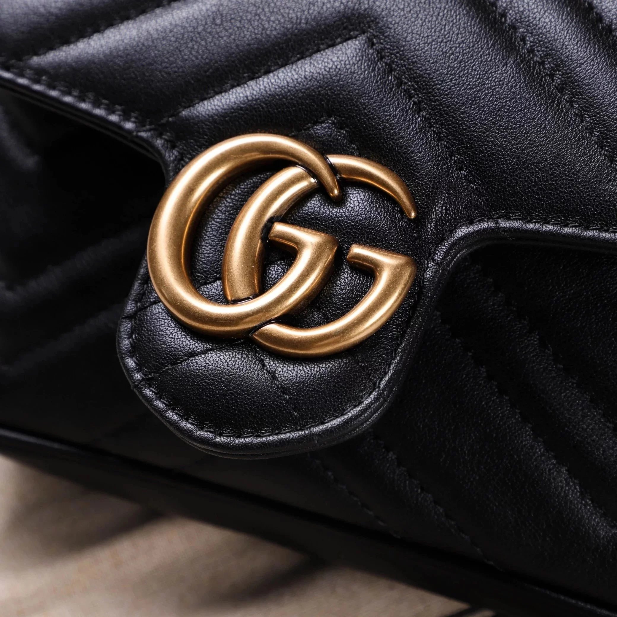 Item ID 8479 GUC- Hot stamping pair Glogo- classic retro mini shoulder bag crossbod