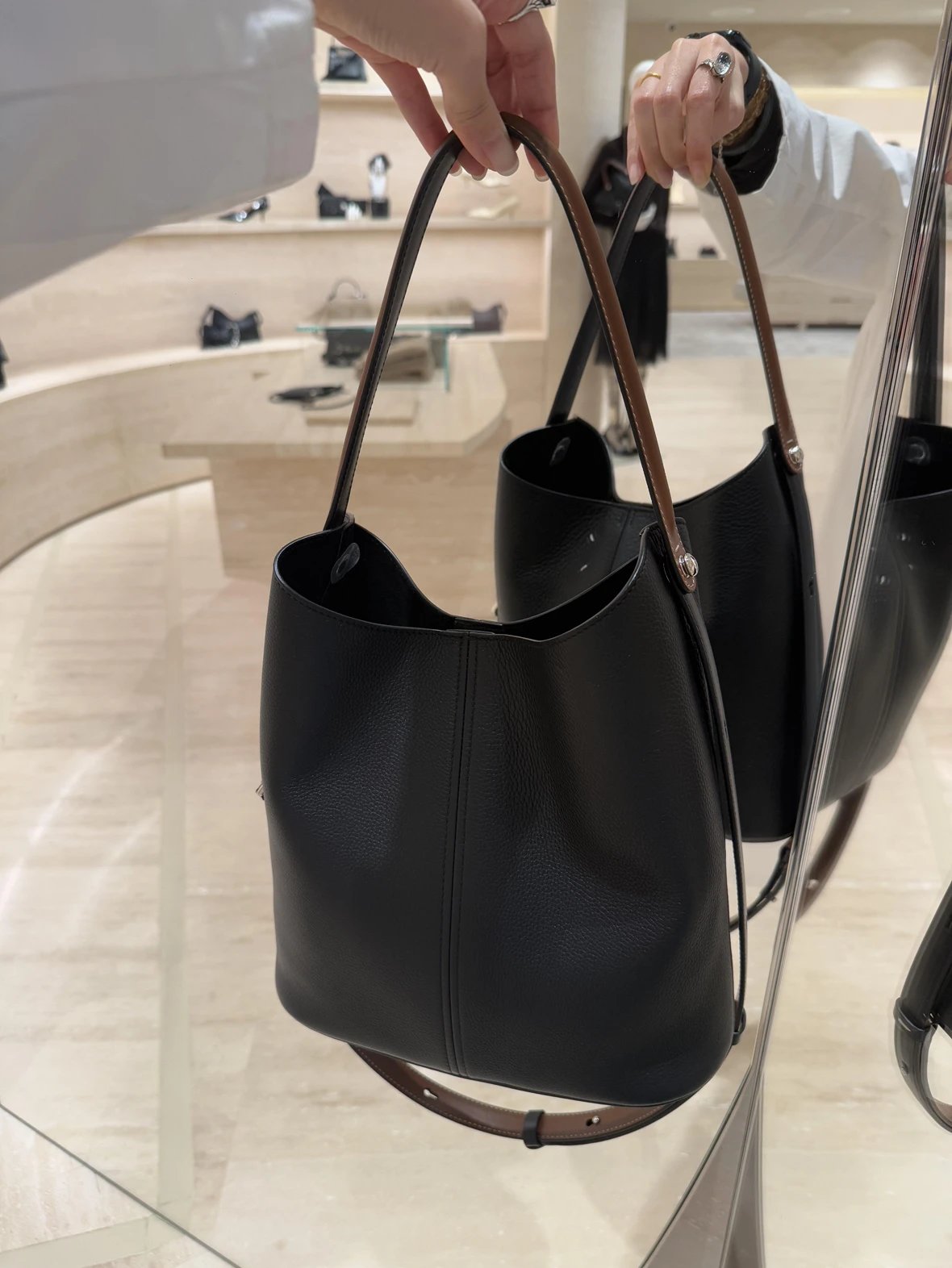 Item ID 8498 Maison-Mag1ela Magira Press age contrasting shoulder straps black brow