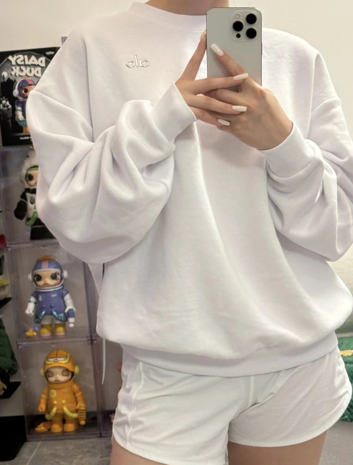 Item ID 8067 alo-logo Logo crew neck loose long sleeve sweatshirt - black - white -