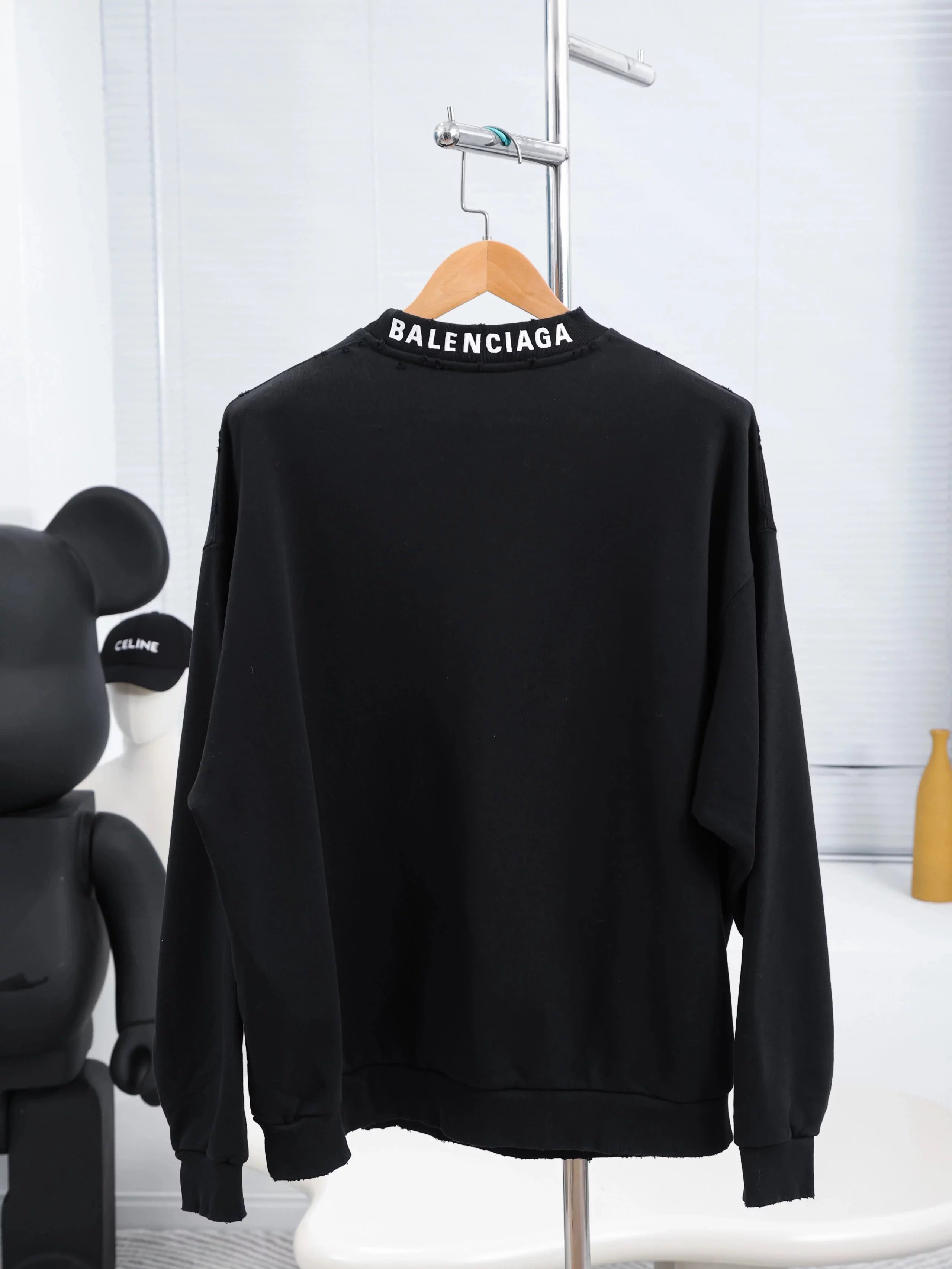 Item ID 8073 Balenci@ga- Paris -2023ss- Back neck lettering logo- crew neck sweatsh