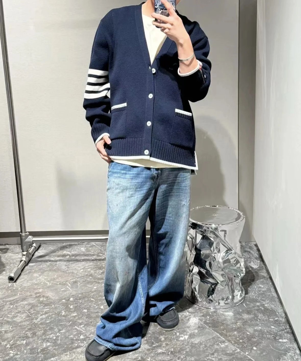 Item ID 8005 striped long sleeves single breasted V collared sweater