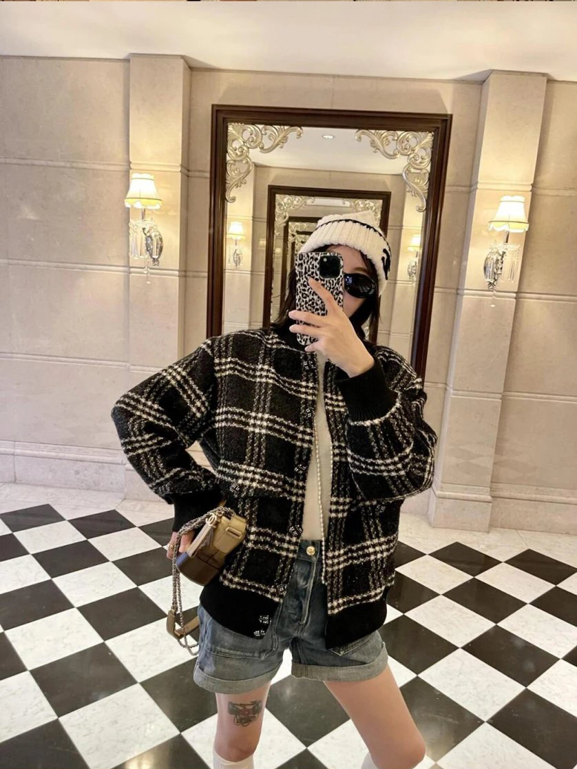 Item ID 8026 CHANE1- Chanel 22k Tweed Black and White Checkered Floral Coat - Black