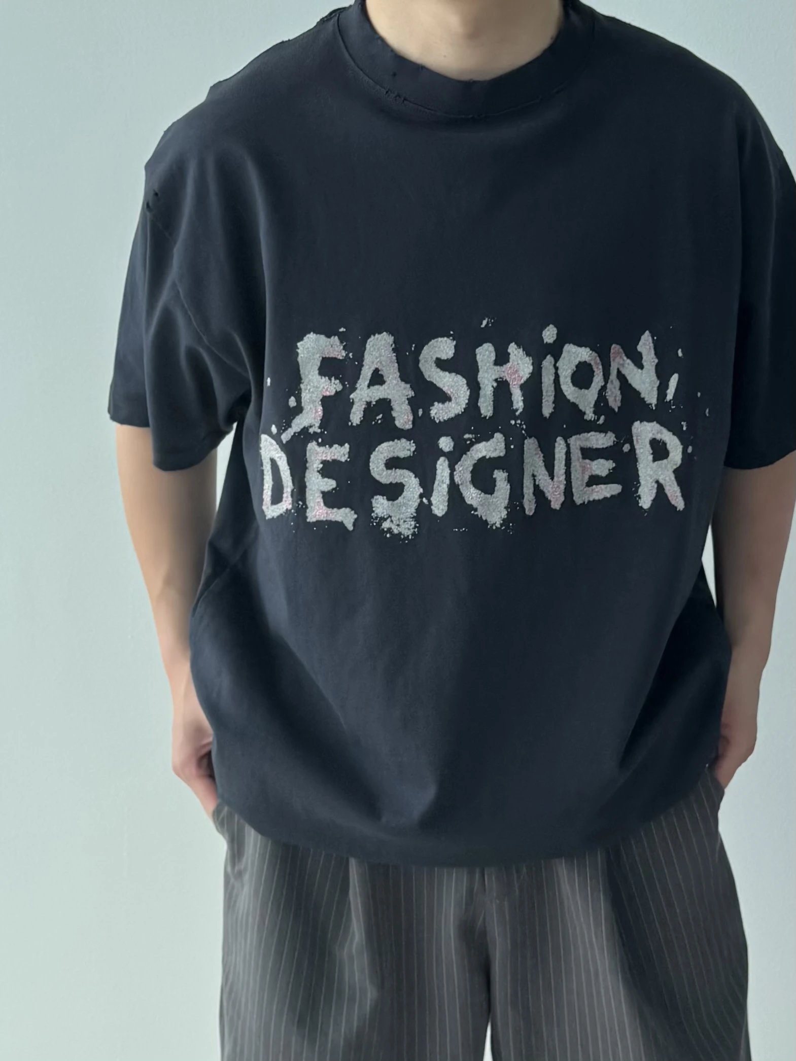 Item ID 8279 Balenc1aga - Paris-2025s - Sparkling Ink Graffiti Letter Printed Short