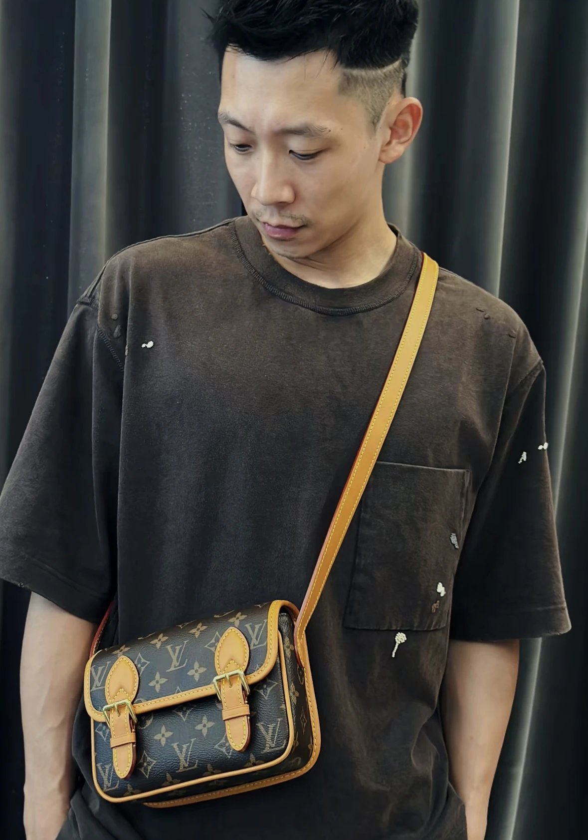 Item ID 8447 Archive _Personal Cardboard - Custom Leather_ Dazzling Metal Piece Mag