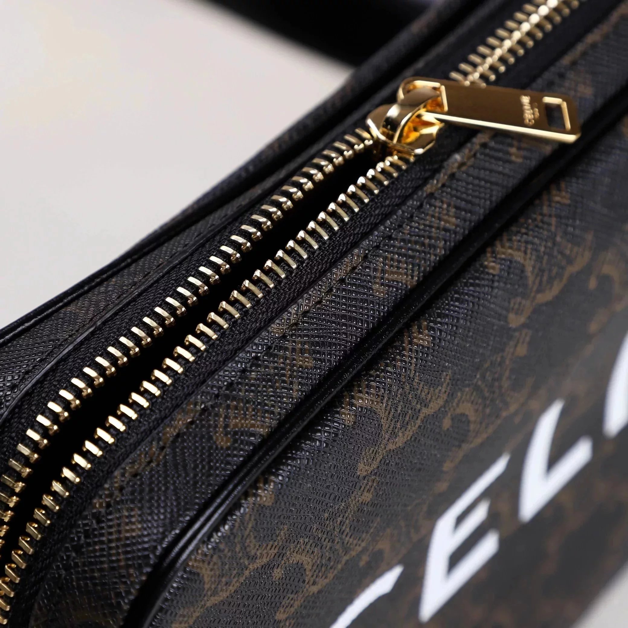 Item ID 8453 Celine- Arc de Triomphe - Classic presbyopic leather - messenger bag -