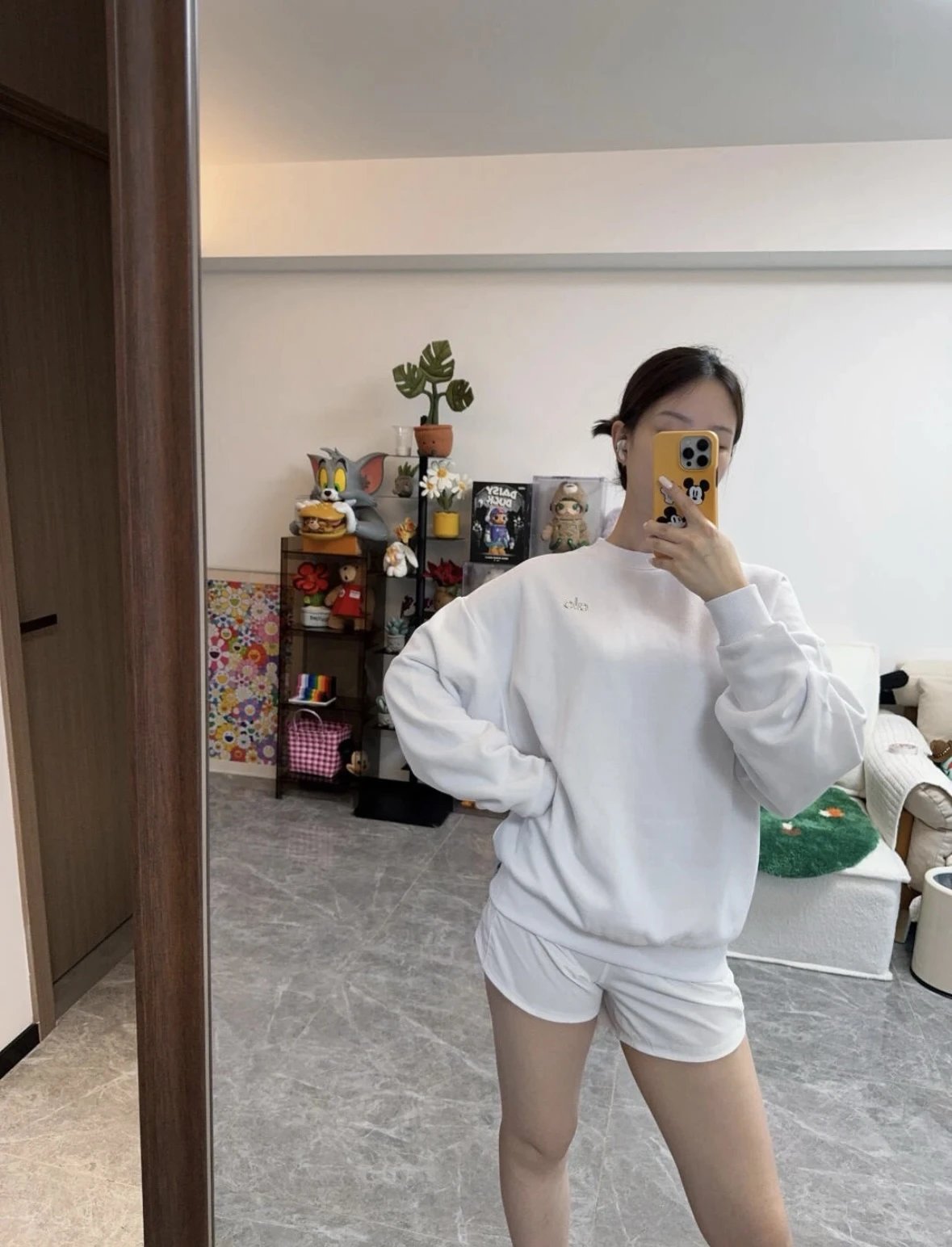 Item ID 8067 alo-logo Logo crew neck loose long sleeve sweatshirt - black - white -