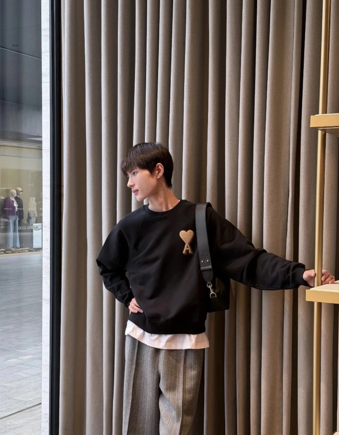 Item ID 8070 AMI solid color logo “ Correct spacer embroidery ”“ Multi-color dyeing